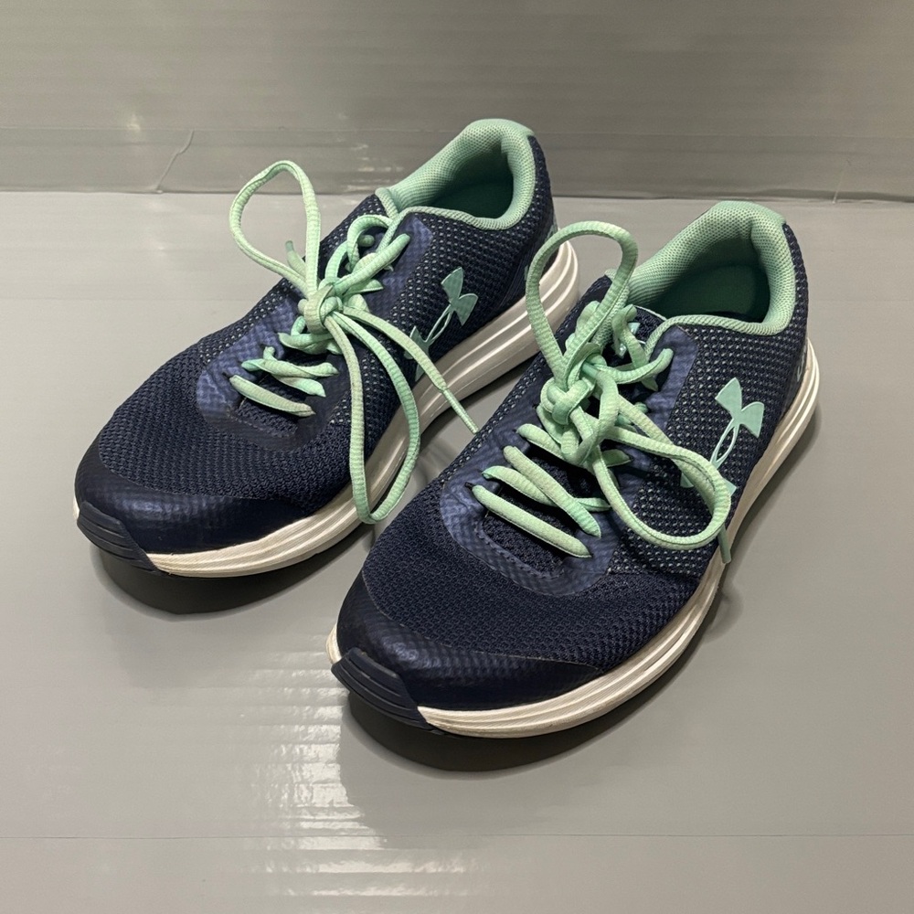 💰💰 Under Armour Youth Sneakers